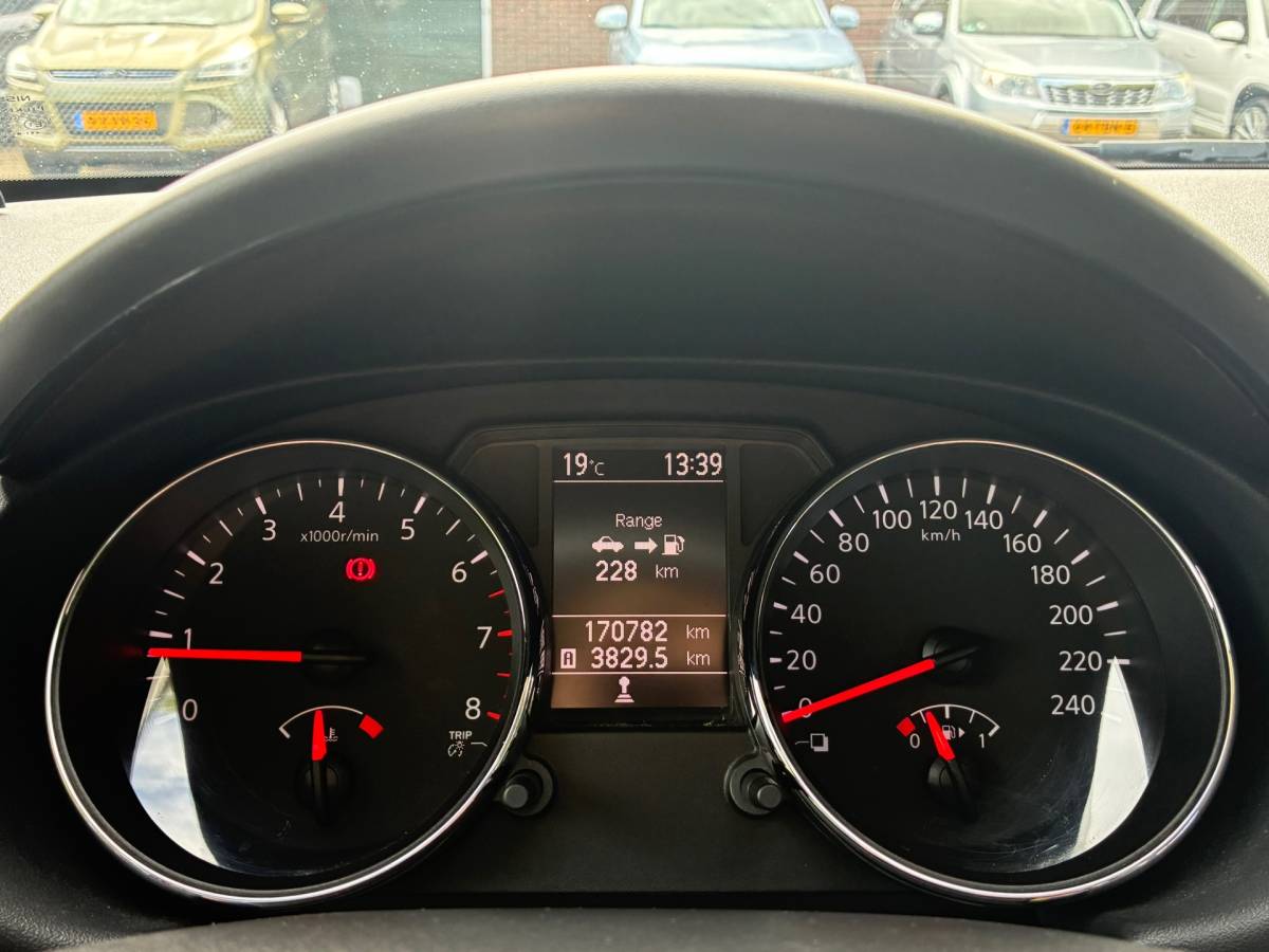 Nissan QASHQAI Nissan Qashqai 1.6 Acenta | Cruise + Airco nu €5.975,-!!
