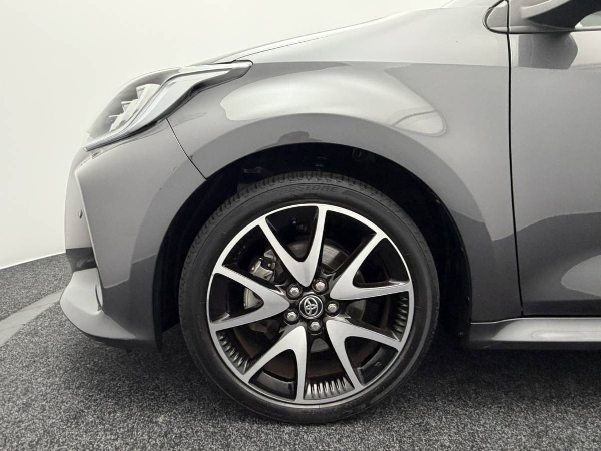 Toyota Yaris Toyota Yaris 1.5 Hybrid Executive | FabrieksGarantie | Head-Up Display | JBL Audio | Navigatie | Parkeersensoren | Camera