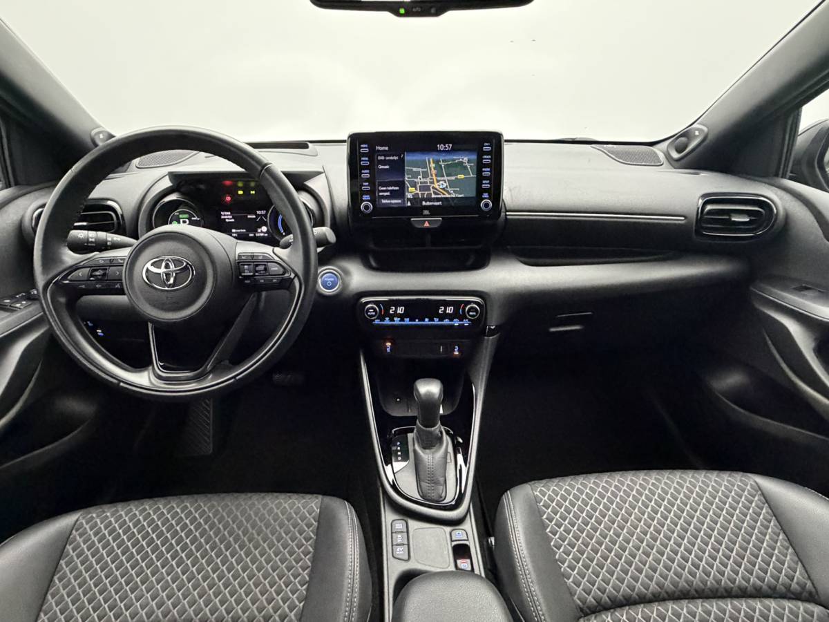 Toyota Yaris Toyota Yaris 1.5 Hybrid Executive | FabrieksGarantie | Head-Up Display | JBL Audio | Navigatie | Parkeersensoren | Camera
