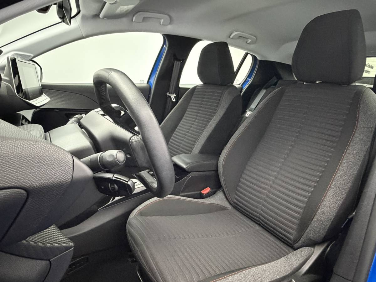 Peugeot e-208 Peugeot e-208 EV Blue Lease Active 50 kWh 3-Fase SOH 93,2% | Navigatie | Carplay&Android | Full-Led
