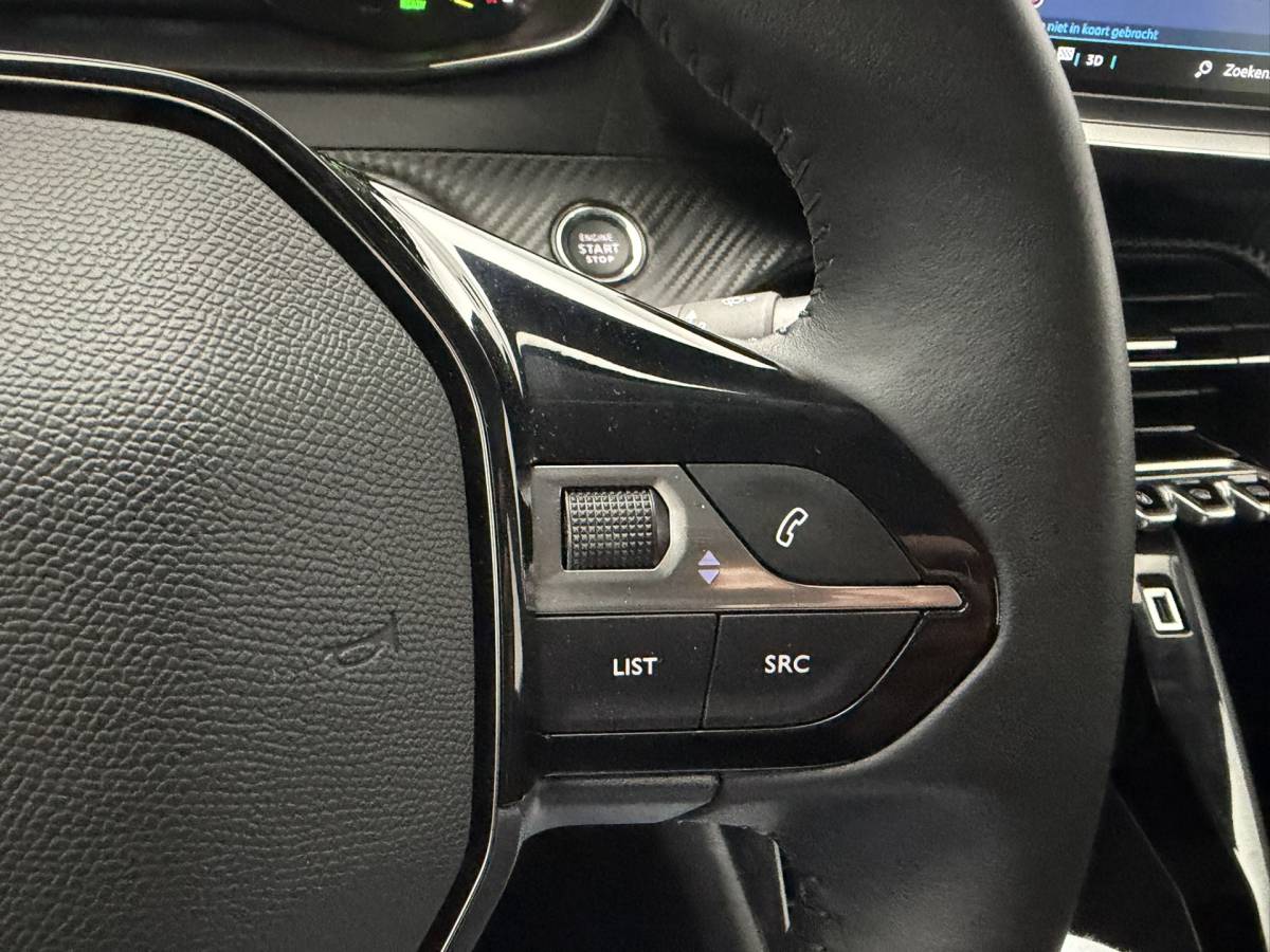 Peugeot e-208 Peugeot e-208 EV Blue Lease Active 50 kWh 3-Fase SOH 93,2% | Navigatie | Carplay&Android | Full-Led