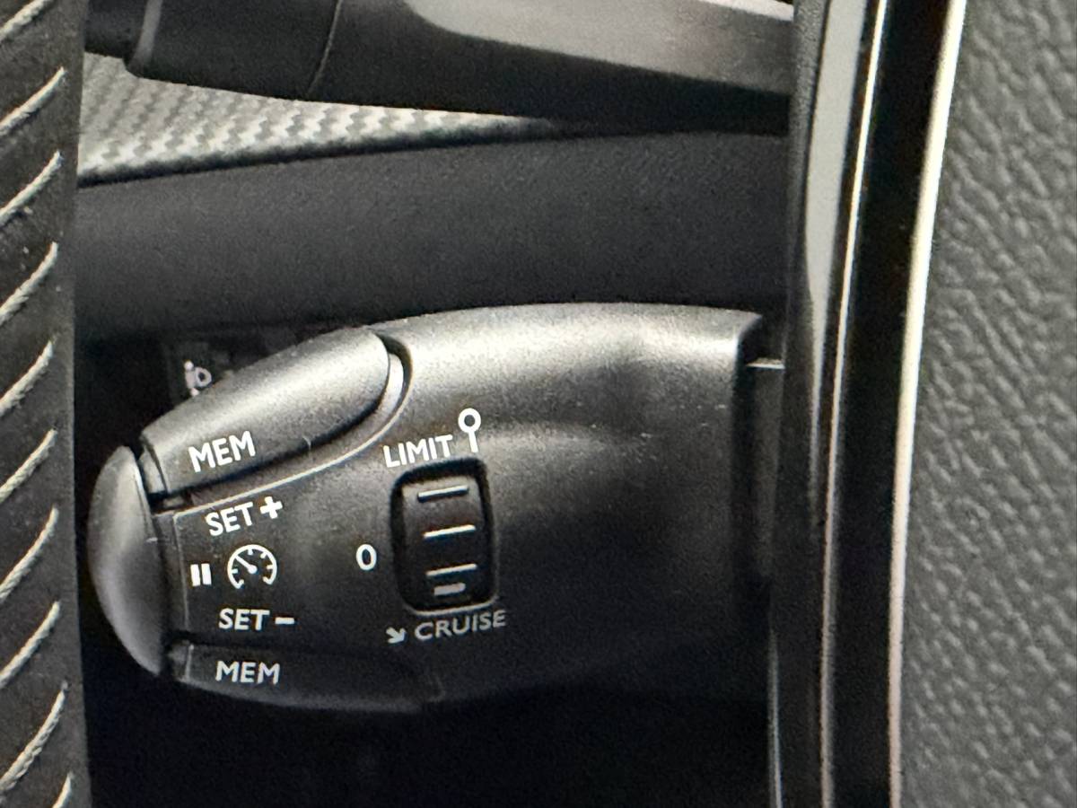 Peugeot e-208 Peugeot e-208 EV Blue Lease Active 50 kWh 3-Fase SOH 93,2% | Navigatie | Carplay&Android | Full-Led