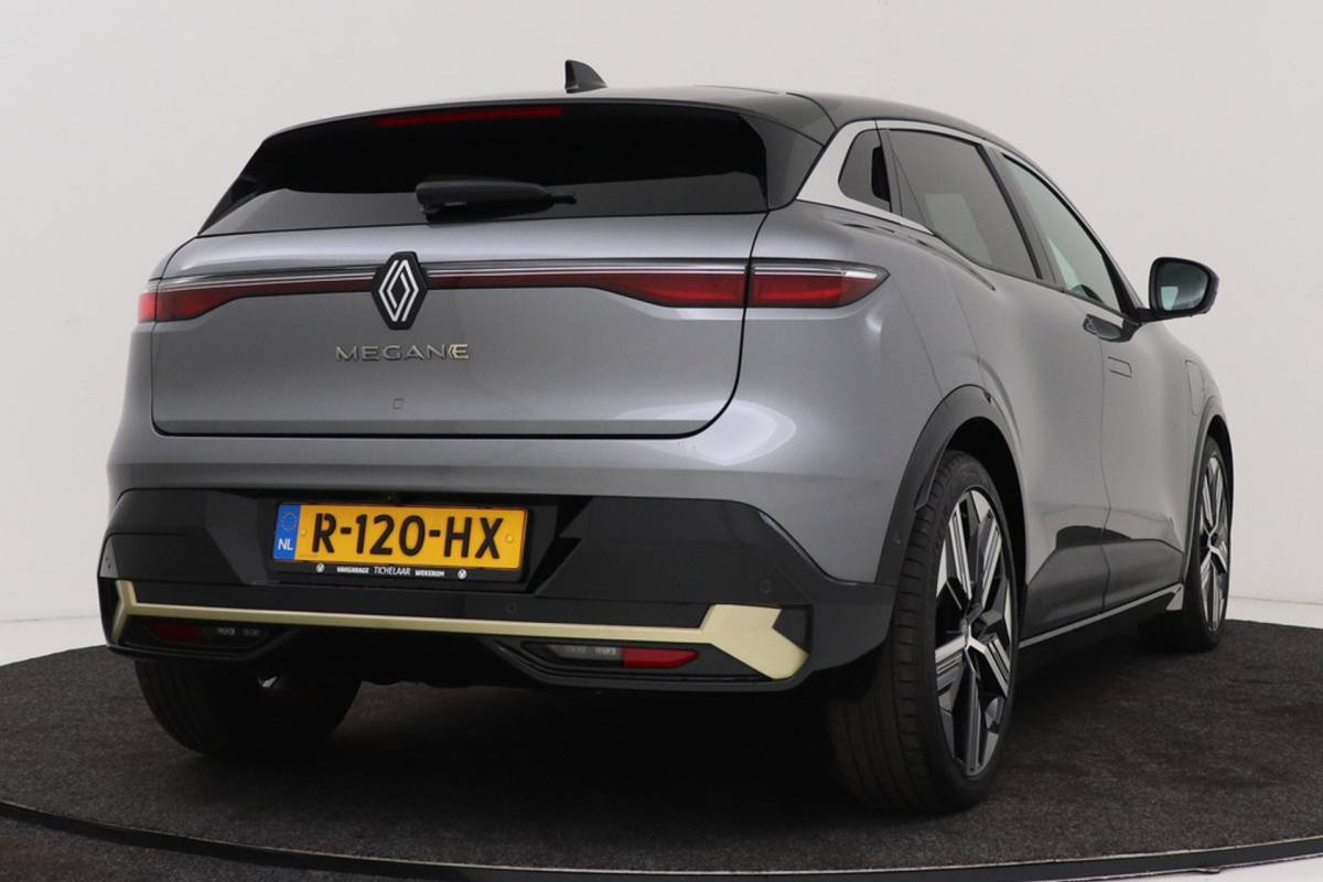 Renault Megane E-Tech Renault Megane E-Tech EV60 Optimum Charge Iconic | Org. NL | Android Automotive | CarPlay | Massage | Stoelverwarming | 360 Camera