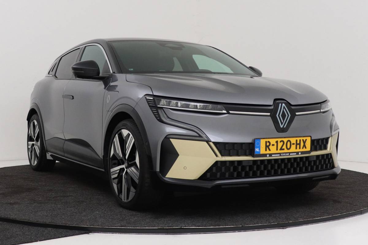 Renault Megane E-Tech Renault Megane E-Tech EV60 Optimum Charge Iconic | Org. NL | Android Automotive | CarPlay | Massage | Stoelverwarming | 360 Camera