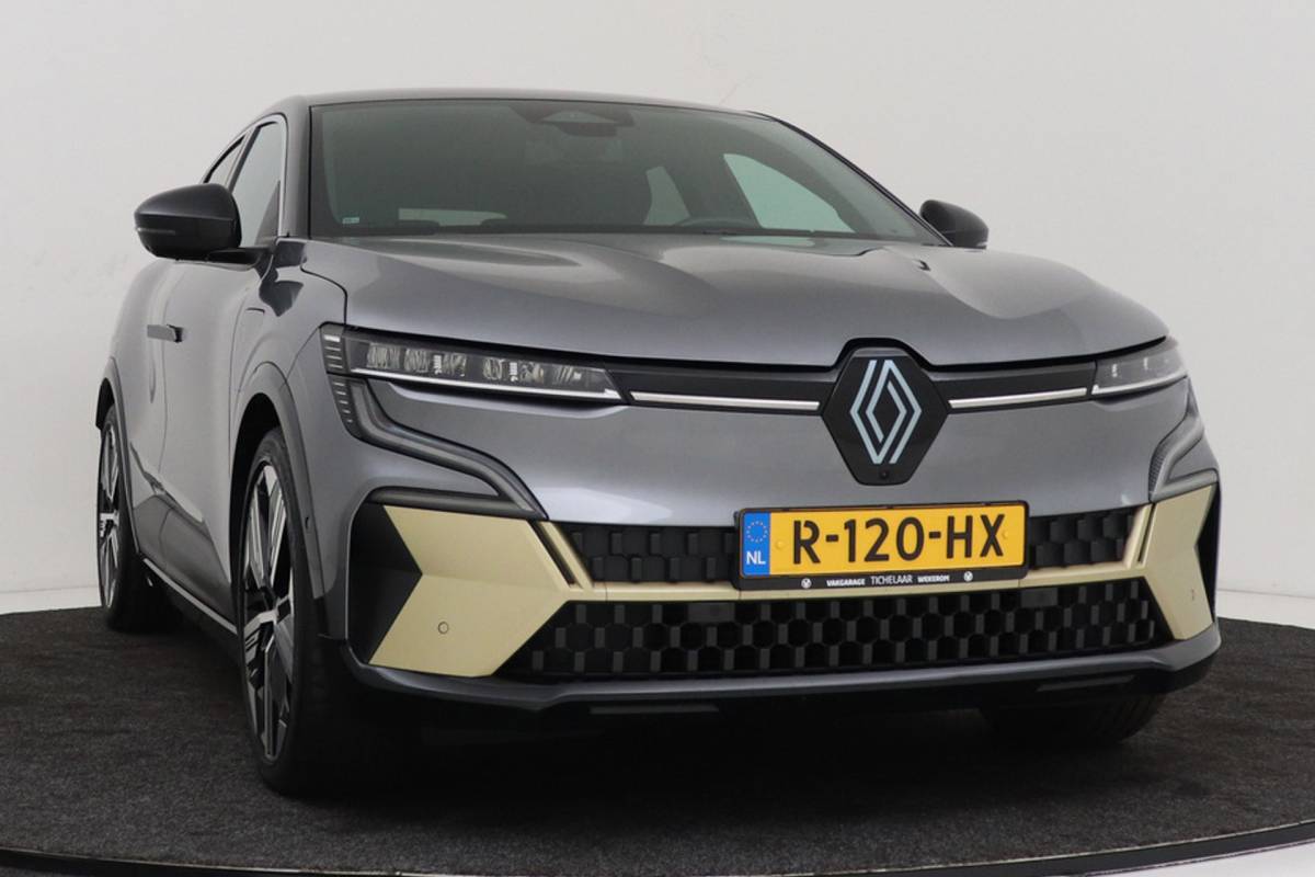 Renault Megane E-Tech Renault Megane E-Tech EV60 Optimum Charge Iconic | Org. NL | Android Automotive | CarPlay | Massage | Stoelverwarming | 360 Camera