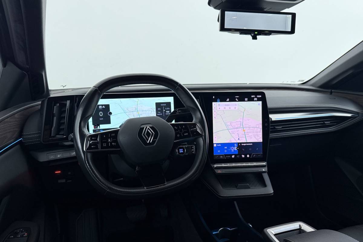 Renault Megane E-Tech Renault Megane E-Tech EV60 Optimum Charge Iconic | Org. NL | Android Automotive | CarPlay | Massage | Stoelverwarming | 360 Camera