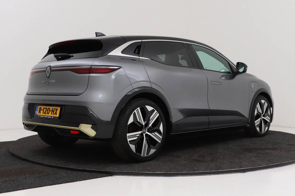 Renault Megane E-Tech Renault Megane E-Tech EV60 Optimum Charge Iconic | Org. NL | Android Automotive | CarPlay | Massage | Stoelverwarming | 360 Camera