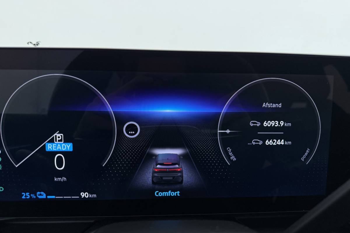 Renault Megane E-Tech Renault Megane E-Tech EV60 Optimum Charge Iconic | Org. NL | Android Automotive | CarPlay | Massage | Stoelverwarming | 360 Camera