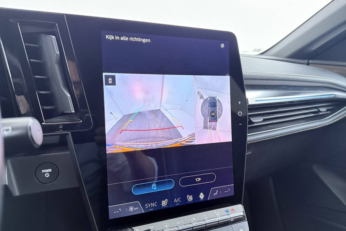 Renault Megane E-Tech Renault Megane E-Tech EV60 Optimum Charge Iconic | Org. NL | Android Automotive | CarPlay | Massage | Stoelverwarming | 360 Camera