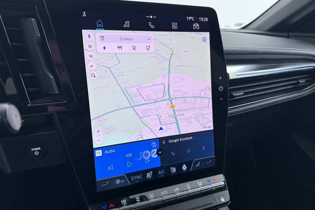 Renault Megane E-Tech Renault Megane E-Tech EV60 Optimum Charge Iconic | Org. NL | Android Automotive | CarPlay | Massage | Stoelverwarming | 360 Camera