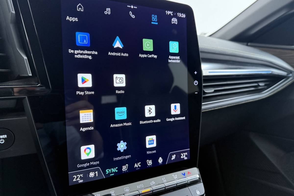 Renault Megane E-Tech Renault Megane E-Tech EV60 Optimum Charge Iconic | Org. NL | Android Automotive | CarPlay | Massage | Stoelverwarming | 360 Camera