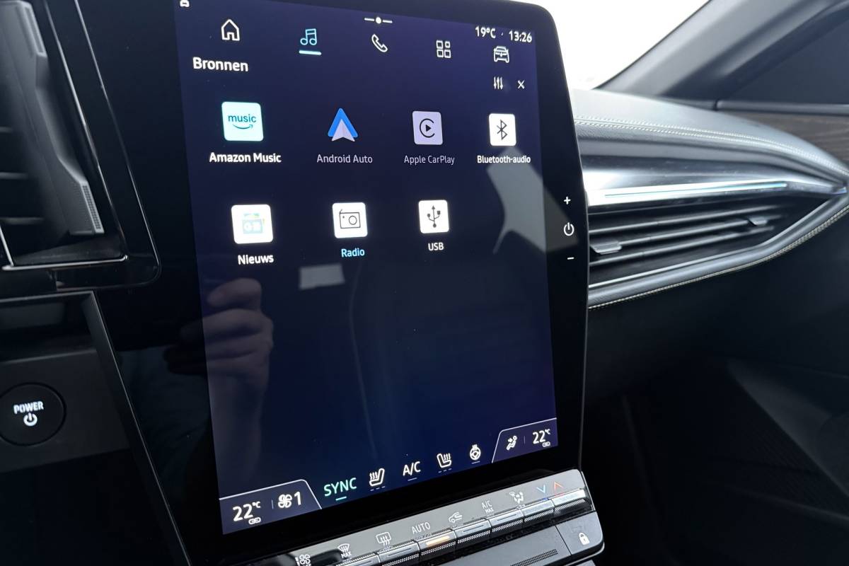 Renault Megane E-Tech Renault Megane E-Tech EV60 Optimum Charge Iconic | Org. NL | Android Automotive | CarPlay | Massage | Stoelverwarming | 360 Camera