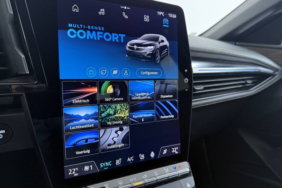 Renault Megane E-Tech Renault Megane E-Tech EV60 Optimum Charge Iconic | Org. NL | Android Automotive | CarPlay | Massage | Stoelverwarming | 360 Camera
