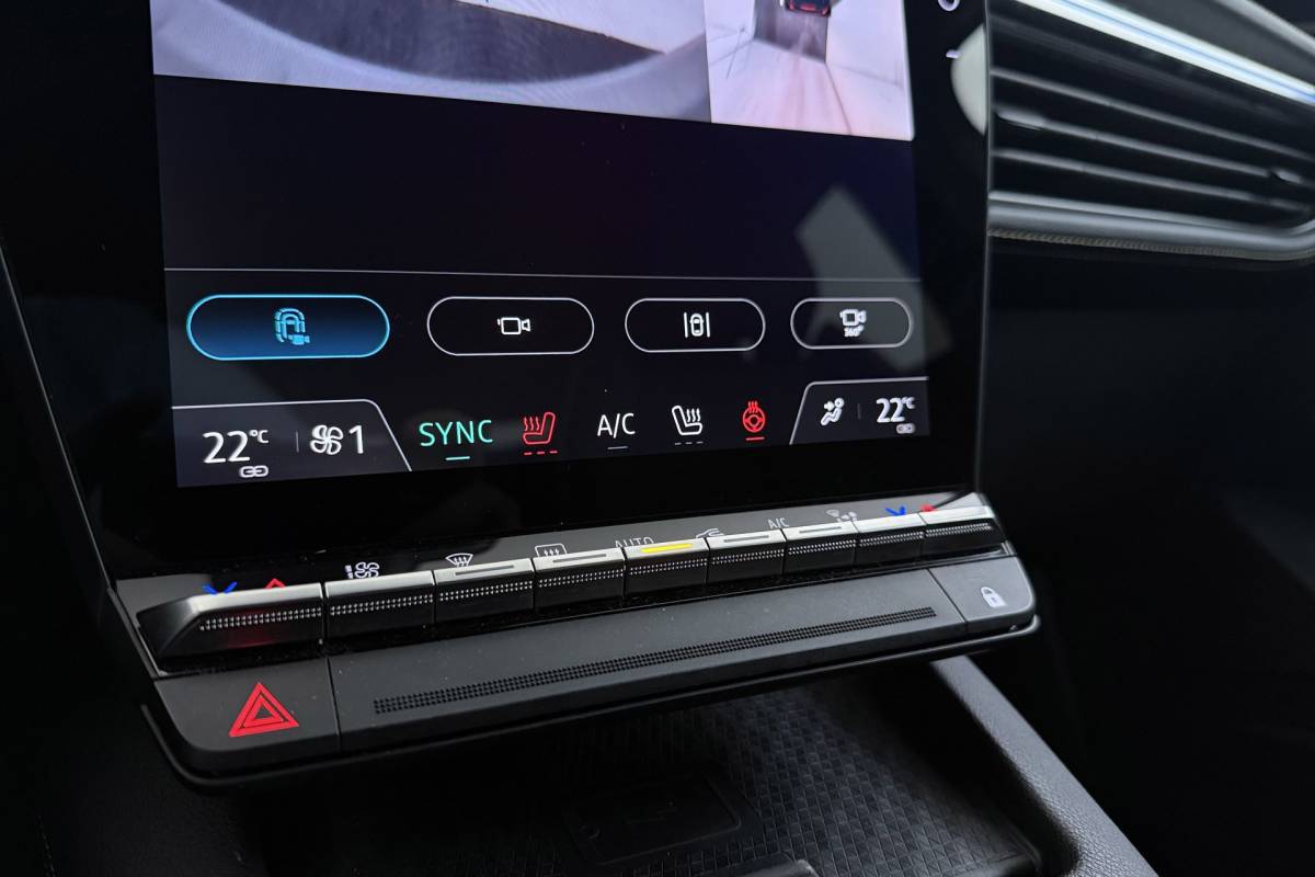 Renault Megane E-Tech Renault Megane E-Tech EV60 Optimum Charge Iconic | Org. NL | Android Automotive | CarPlay | Massage | Stoelverwarming | 360 Camera