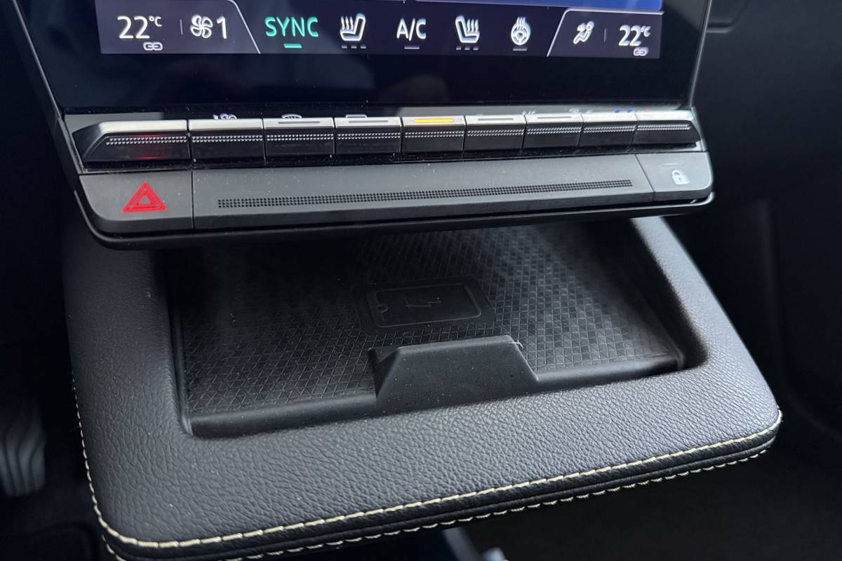 Renault Megane E-Tech Renault Megane E-Tech EV60 Optimum Charge Iconic | Org. NL | Android Automotive | CarPlay | Massage | Stoelverwarming | 360 Camera