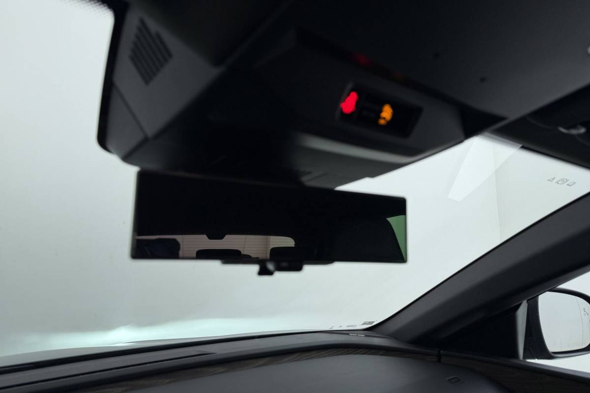 Renault Megane E-Tech Renault Megane E-Tech EV60 Optimum Charge Iconic | Org. NL | Android Automotive | CarPlay | Massage | Stoelverwarming | 360 Camera