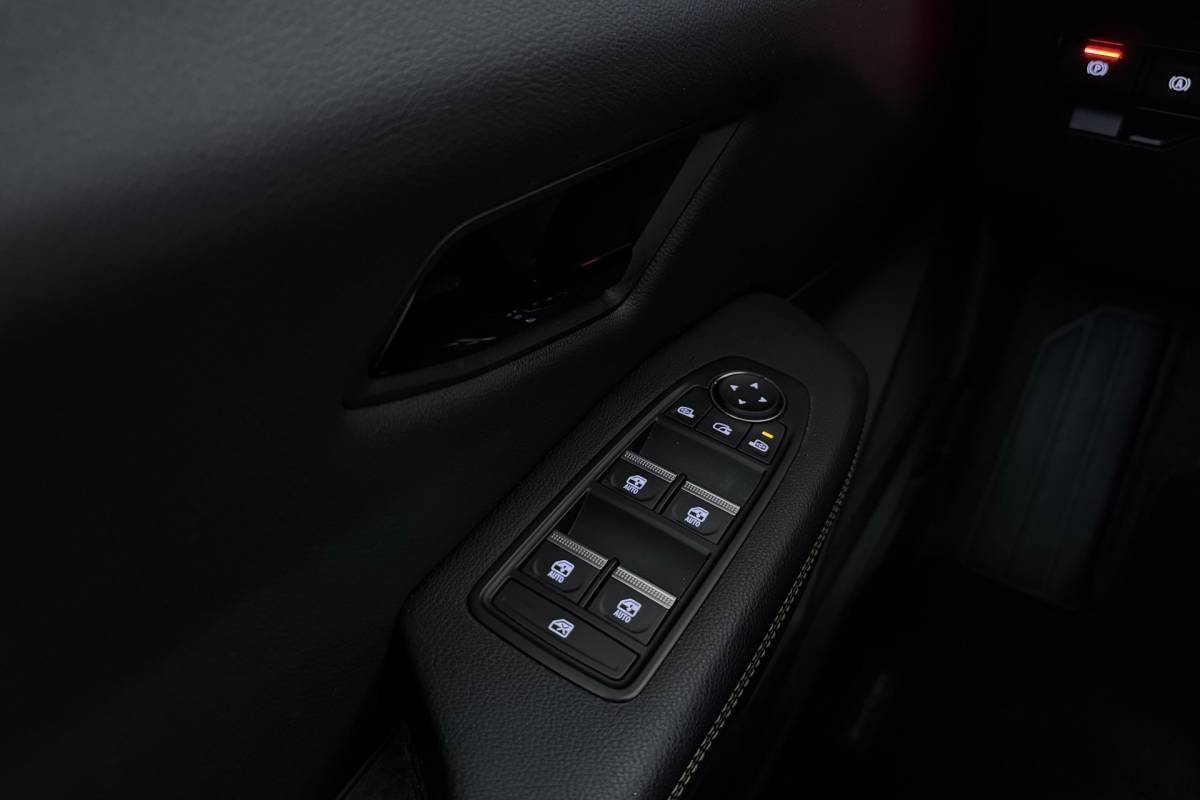 Renault Megane E-Tech Renault Megane E-Tech EV60 Optimum Charge Iconic | Org. NL | Android Automotive | CarPlay | Massage | Stoelverwarming | 360 Camera