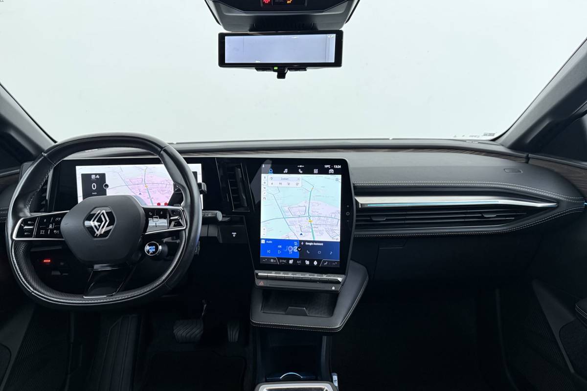 Renault Megane E-Tech Renault Megane E-Tech EV60 Optimum Charge Iconic | Org. NL | Android Automotive | CarPlay | Massage | Stoelverwarming | 360 Camera