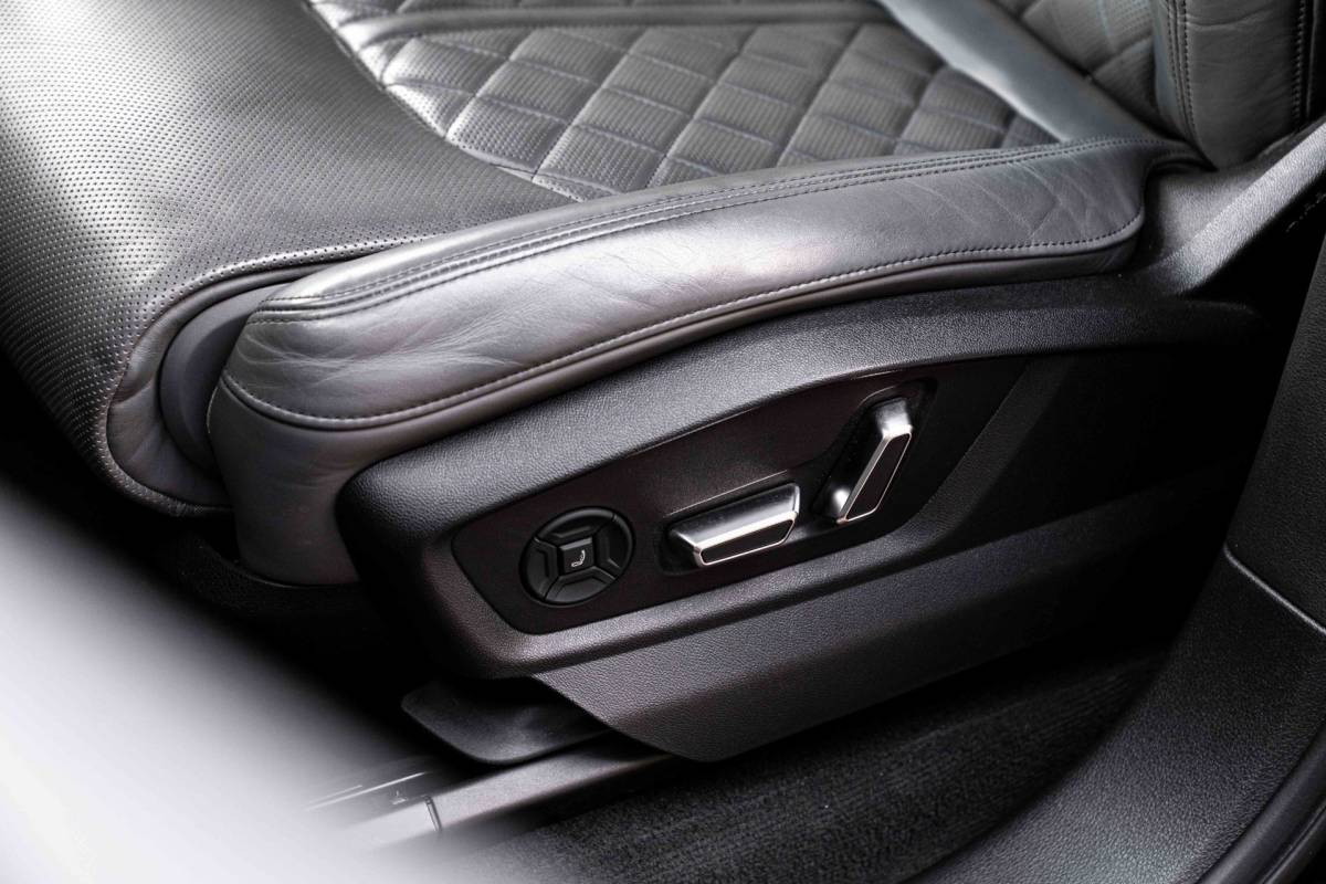 Audi Q7 Audi Q7 60 TFSI e Quattro Competition Luchtvering Elek. Trekhaak Massage Matrix B&O Stoelverw/Ventilatie 22”