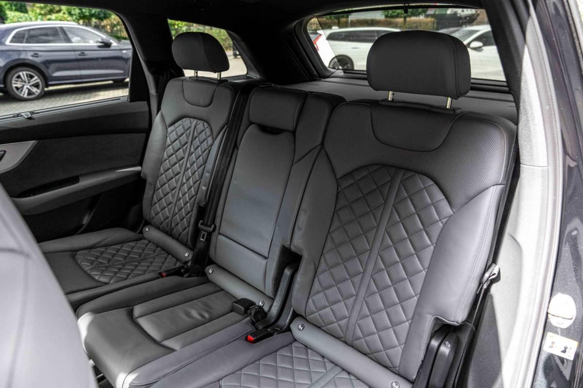 Audi Q7 Audi Q7 60 TFSI e Quattro Competition Luchtvering Elek. Trekhaak Massage Matrix B&O Stoelverw/Ventilatie 22”