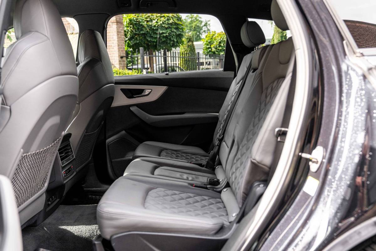 Audi Q7 Audi Q7 60 TFSI e Quattro Competition Luchtvering Elek. Trekhaak Massage Matrix B&O Stoelverw/Ventilatie 22”