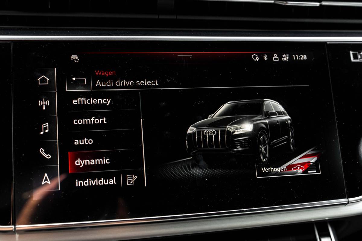 Audi Q7 Audi Q7 60 TFSI e Quattro Competition Luchtvering Elek. Trekhaak Massage Matrix B&O Stoelverw/Ventilatie 22”