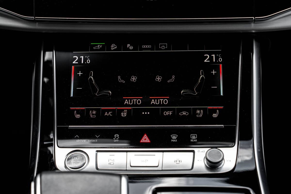 Audi Q7 Audi Q7 60 TFSI e Quattro Competition Luchtvering Elek. Trekhaak Massage Matrix B&O Stoelverw/Ventilatie 22”