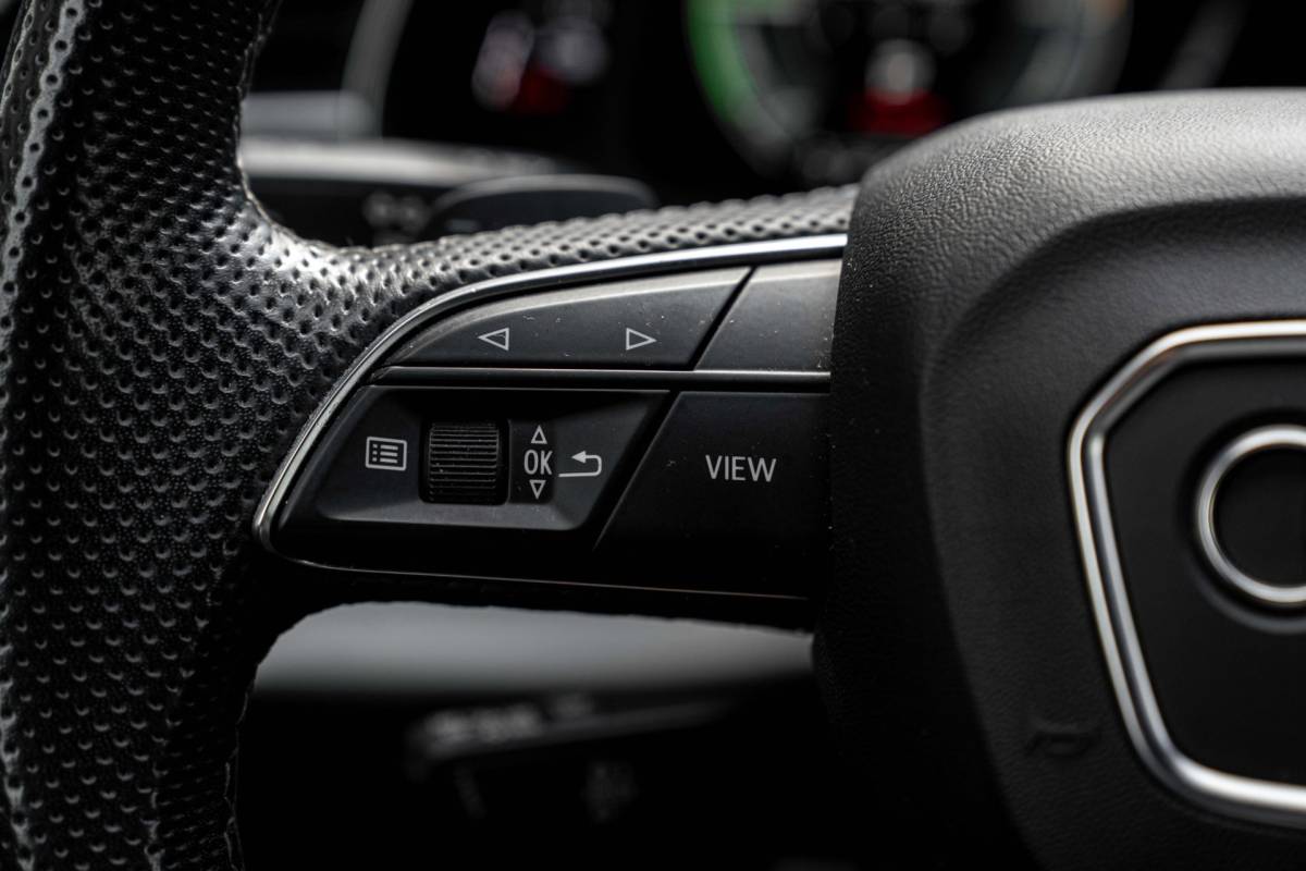 Audi Q7 Audi Q7 60 TFSI e Quattro Competition Luchtvering Elek. Trekhaak Massage Matrix B&O Stoelverw/Ventilatie 22”