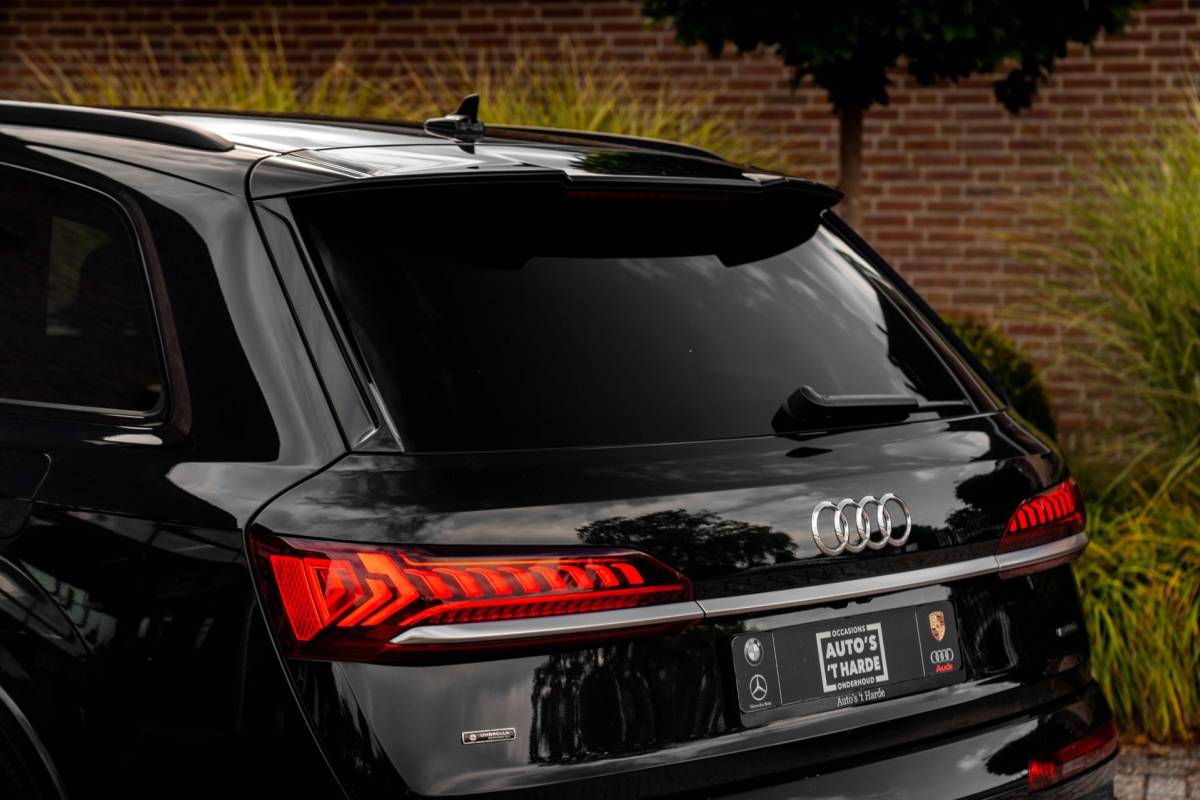 Audi Q7 Audi Q7 60 TFSI e Quattro Competition Luchtvering Elek. Trekhaak Massage Matrix B&O Stoelverw/Ventilatie 22”