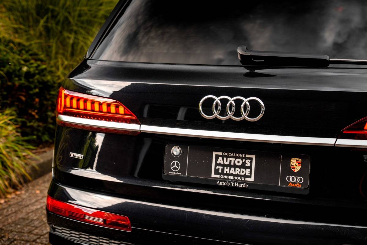 Audi Q7 Audi Q7 60 TFSI e Quattro Competition Luchtvering Elek. Trekhaak Massage Matrix B&O Stoelverw/Ventilatie 22”