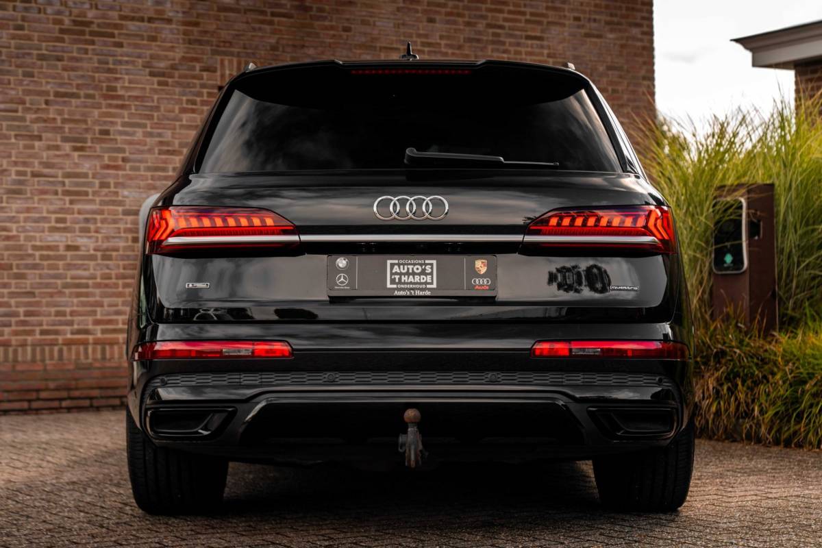 Audi Q7 Audi Q7 60 TFSI e Quattro Competition Luchtvering Elek. Trekhaak Massage Matrix B&O Stoelverw/Ventilatie 22”