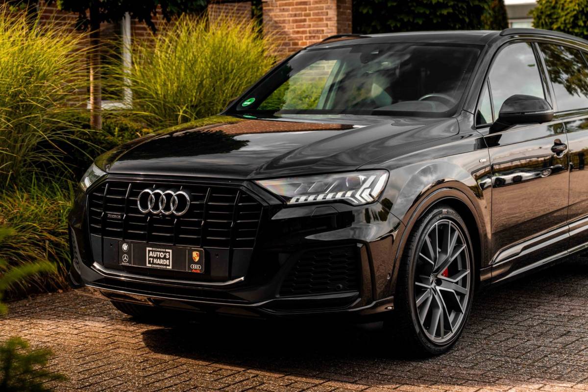 Audi Q7 Audi Q7 60 TFSI e Quattro Competition Luchtvering Elek. Trekhaak Massage Matrix B&O Stoelverw/Ventilatie 22”