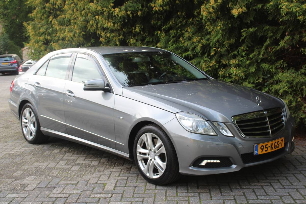 Mercedes-Benz E-Klasse Mercedes-Benz E-klasse 250 CGI Avantgarde 204PK Automaat | Navigatie | Parkeersensoren | Climate Control