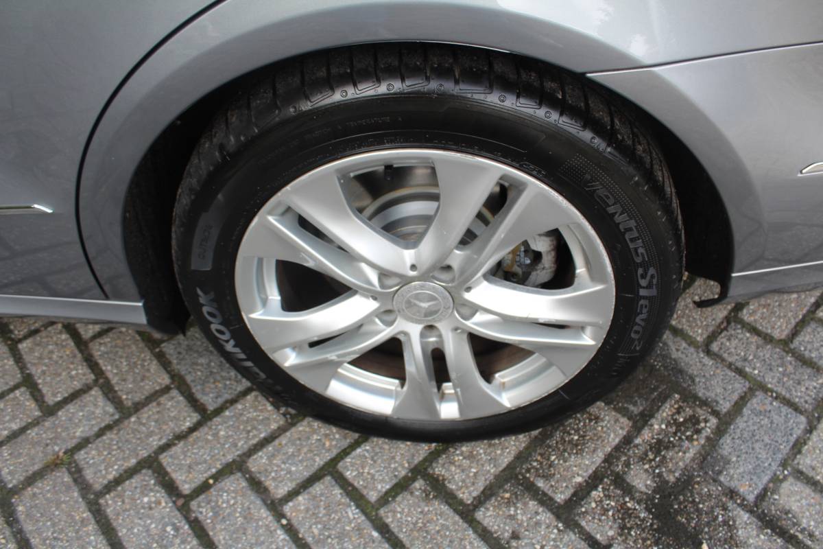 Mercedes-Benz E-Klasse Mercedes-Benz E-klasse 250 CGI Avantgarde 204PK Automaat | Navigatie | Parkeersensoren | Climate Control