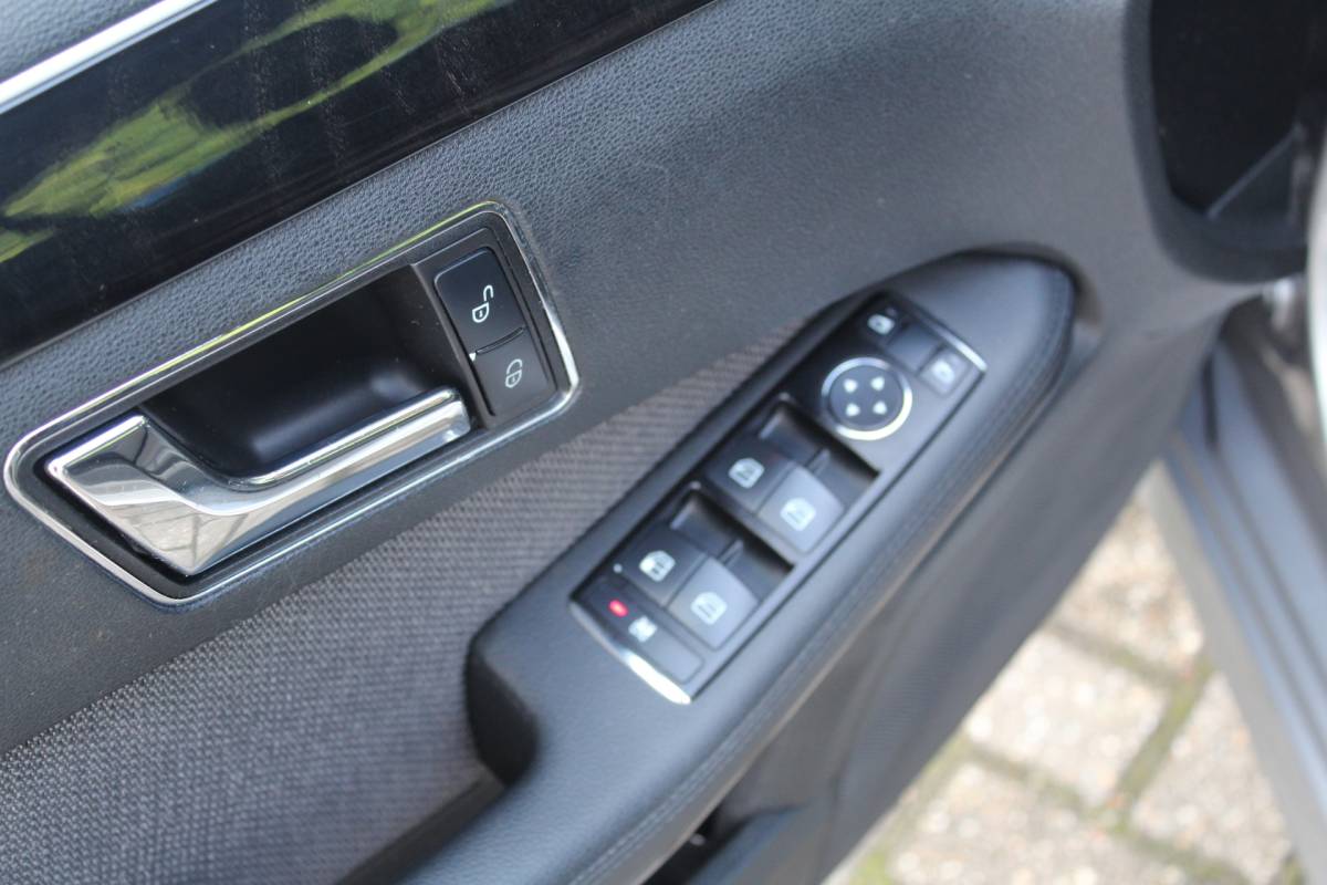 Mercedes-Benz E-Klasse Mercedes-Benz E-klasse 250 CGI Avantgarde 204PK Automaat | Navigatie | Parkeersensoren | Climate Control