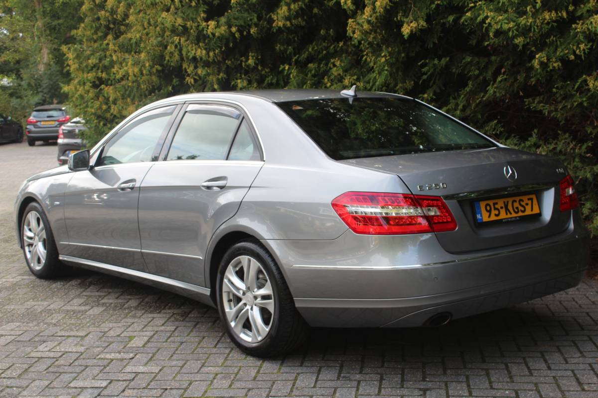Mercedes-Benz E-Klasse Mercedes-Benz E-klasse 250 CGI Avantgarde 204PK Automaat | Navigatie | Parkeersensoren | Climate Control