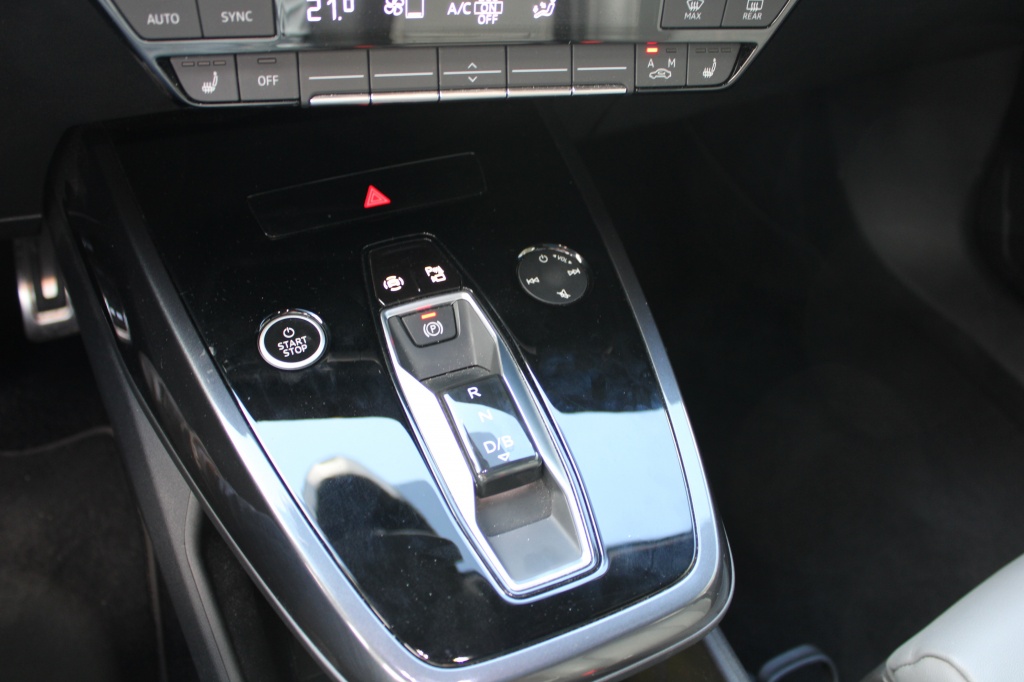 Audi Q4 e-tron Audi Q4 e-tron 50 QUATTRO 3X S-Line SOH 90% Pano/Virtual/21″RS/Leer/Winterset 19″ “RIJKLAAR”