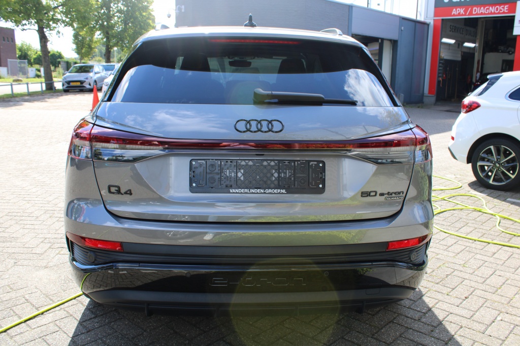 Audi Q4 e-tron Audi Q4 e-tron 50 QUATTRO 3X S-Line SOH 90% Pano/Virtual/21″RS/Leer/Winterset 19″ “RIJKLAAR”