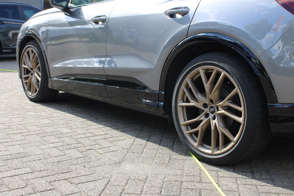 Audi Q4 e-tron Audi Q4 e-tron 50 QUATTRO 3X S-Line SOH 90% Pano/Virtual/21″RS/Leer/Winterset 19″ “RIJKLAAR”