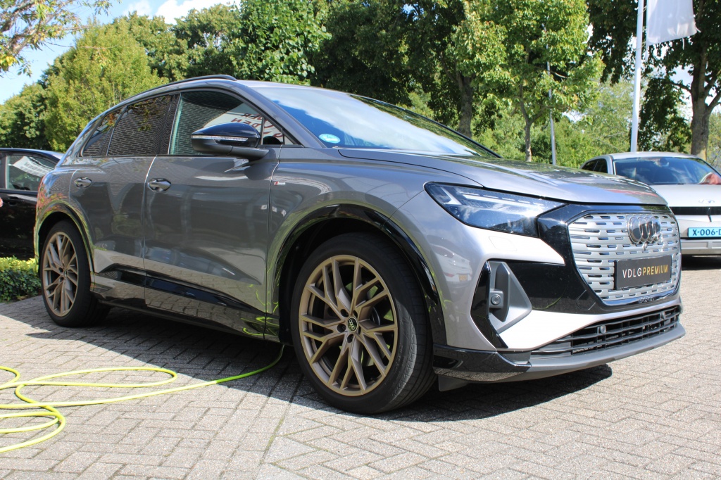 Audi Q4 e-tron Audi Q4 e-tron 50 QUATTRO 3X S-Line SOH 90% Pano/Virtual/21″RS/Leer/Winterset 19″ “RIJKLAAR”