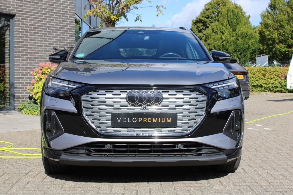 Audi Q4 e-tron Audi Q4 e-tron 50 QUATTRO 3X S-Line SOH 90% Pano/Virtual/21″RS/Leer/Winterset 19″ “RIJKLAAR”