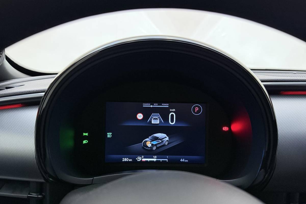 Fiat 600 Fiat 600 1.2 Turbo 145pk Hybrid Automaat Sport | DEMO | Navigatie | Achteruitrijcamera | Elektrische achterklep | LED Matrix koplampen | Sportief interieur | 18″ Lichtmetalen velgen | Zwart dak