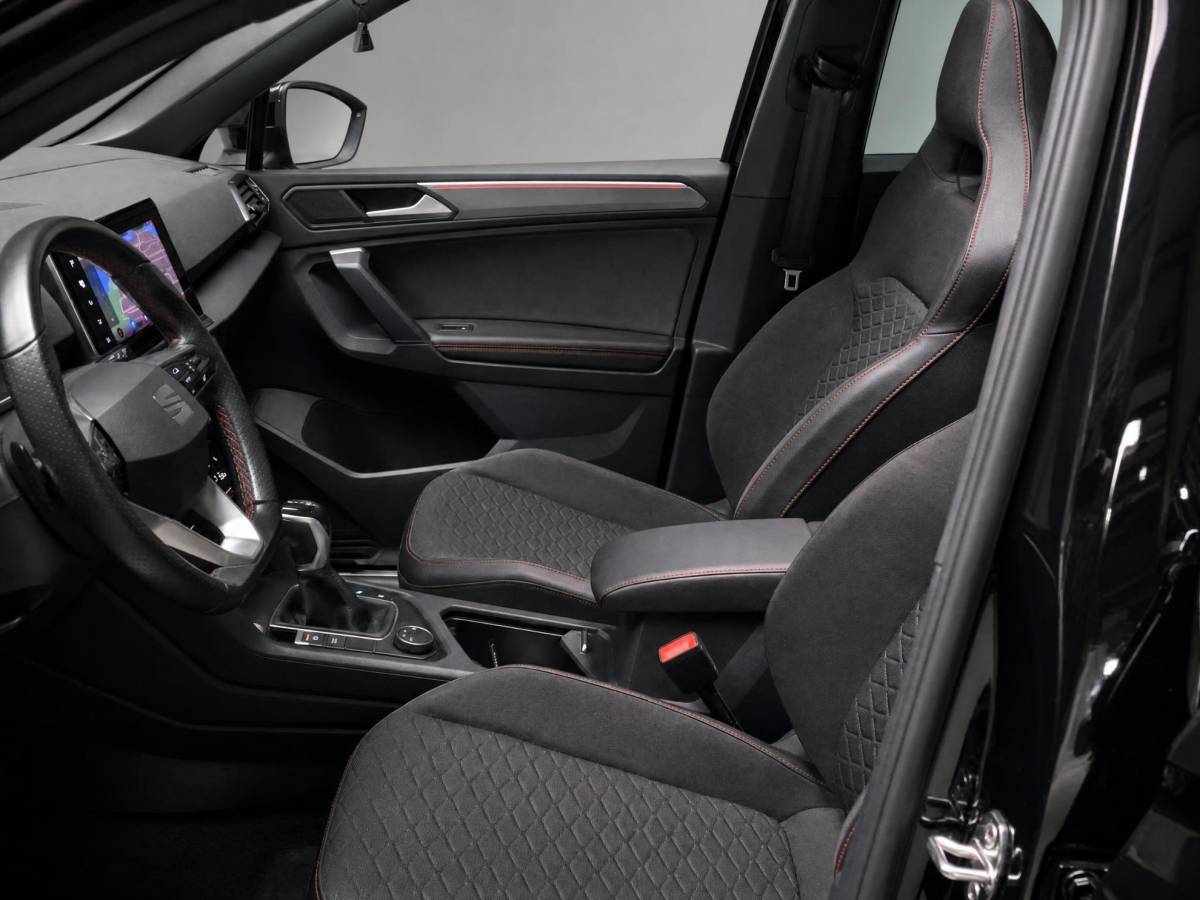 SEAT Tarraco SEAT Tarraco 1.4TSIe-Hybrid 180kW/245PK PHEV FR · Panoramdak · Trekhaak · 360°Camera + Parkeersensoren · Stoelverwarming · Apple/Android Car Play ·