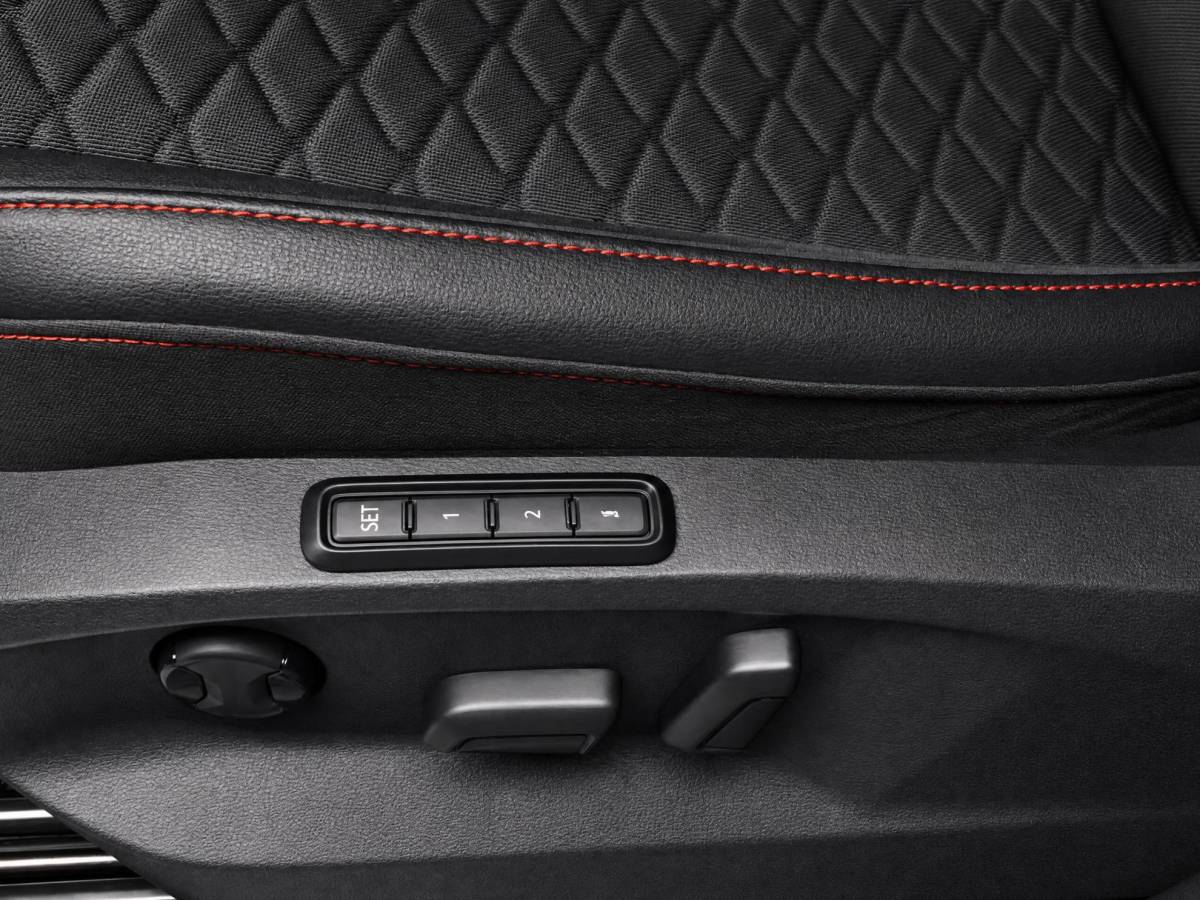 SEAT Tarraco SEAT Tarraco 1.4TSIe-Hybrid 180kW/245PK PHEV FR · Panoramdak · Trekhaak · 360°Camera + Parkeersensoren · Stoelverwarming · Apple/Android Car Play ·