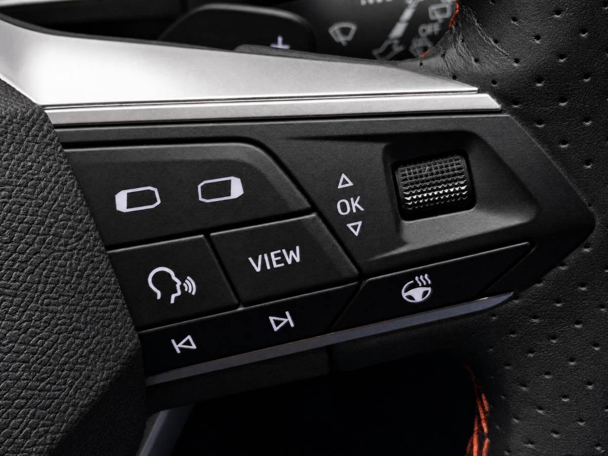 SEAT Tarraco SEAT Tarraco 1.4TSIe-Hybrid 180kW/245PK PHEV FR · Panoramdak · Trekhaak · 360°Camera + Parkeersensoren · Stoelverwarming · Apple/Android Car Play ·