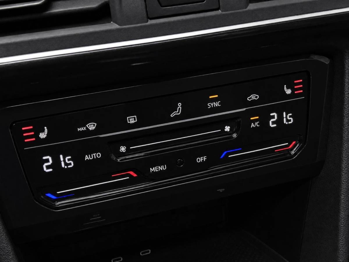 SEAT Tarraco SEAT Tarraco 1.4TSIe-Hybrid 180kW/245PK PHEV FR · Panoramdak · Trekhaak · 360°Camera + Parkeersensoren · Stoelverwarming · Apple/Android Car Play ·