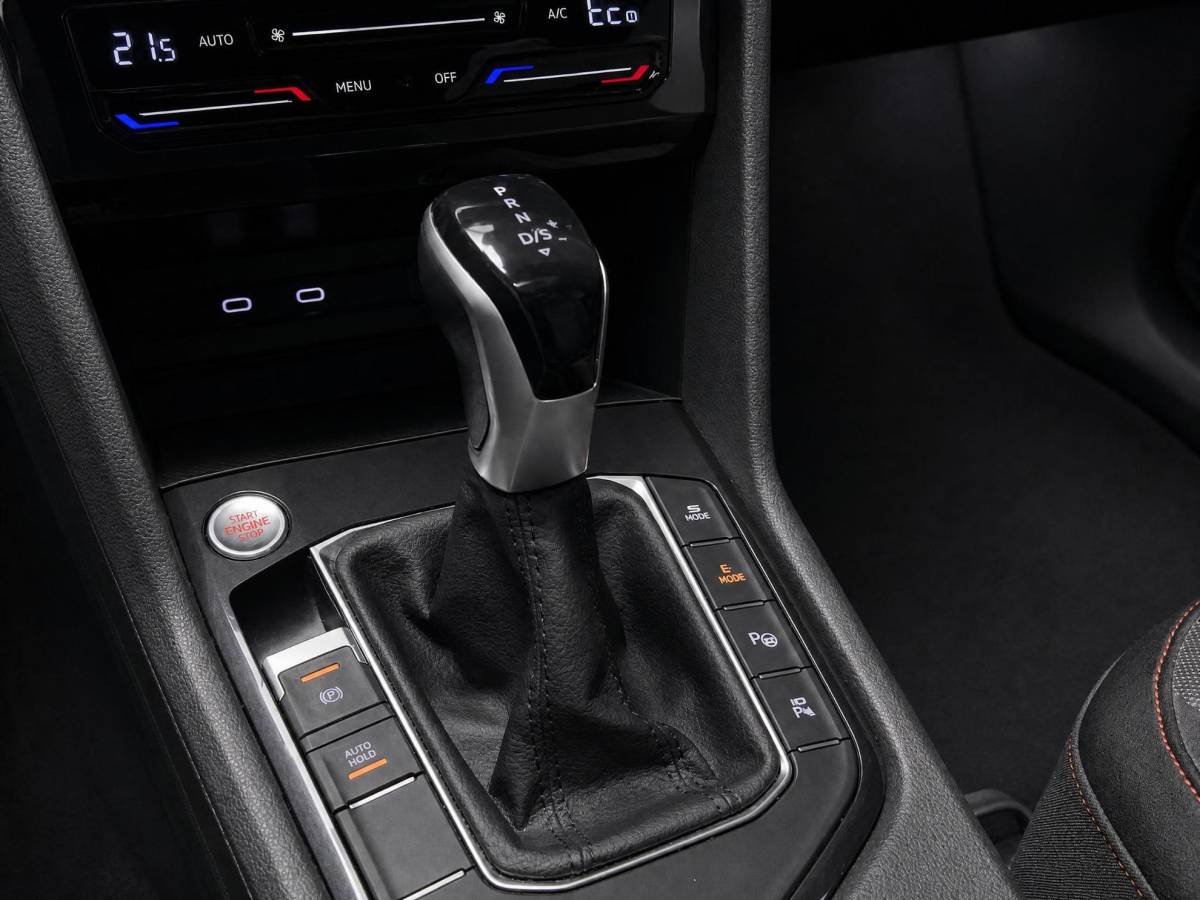 SEAT Tarraco SEAT Tarraco 1.4TSIe-Hybrid 180kW/245PK PHEV FR · Panoramdak · Trekhaak · 360°Camera + Parkeersensoren · Stoelverwarming · Apple/Android Car Play ·