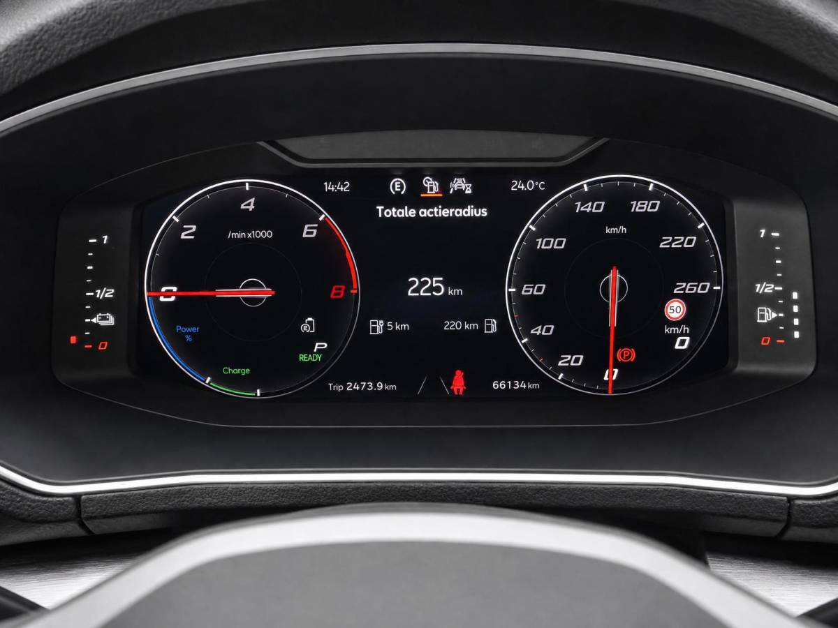 SEAT Tarraco SEAT Tarraco 1.4TSIe-Hybrid 180kW/245PK PHEV FR · Panoramdak · Trekhaak · 360°Camera + Parkeersensoren · Stoelverwarming · Apple/Android Car Play ·