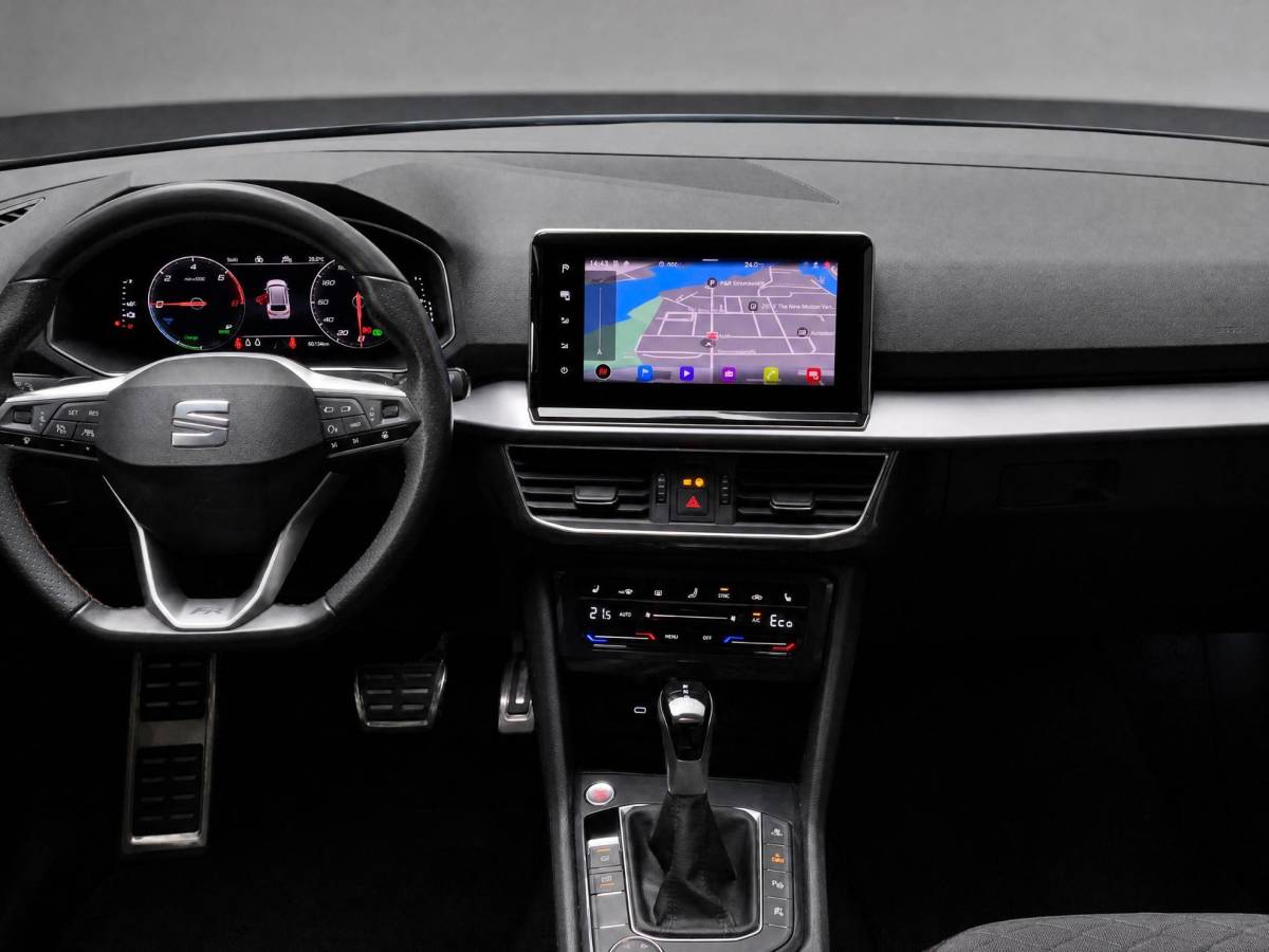 SEAT Tarraco SEAT Tarraco 1.4TSIe-Hybrid 180kW/245PK PHEV FR · Panoramdak · Trekhaak · 360°Camera + Parkeersensoren · Stoelverwarming · Apple/Android Car Play ·