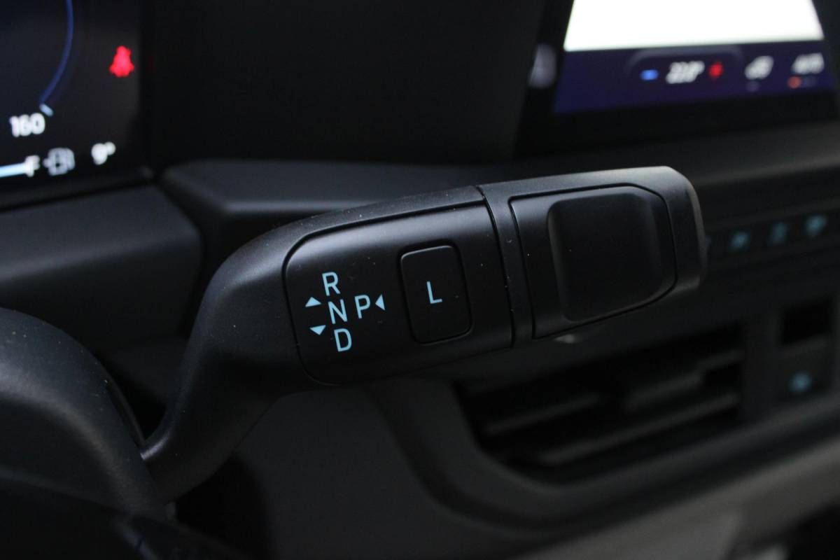 Ford Transit Custom Ford Transit Custom 340 2.5 PHEV L2H1 Trend |SCI| 233pk | Kombi | Prijs is incl. BTW incl. BPM | 9- PERSOONS | Excl. BTW incl. BPM kost deze Custom 50.523,- | Privacy Glass | AGR Stoel | Navigatie
